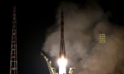 Trois spationautes dont un vétéran de l’espace américain arrivent à l’ISS