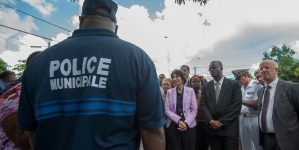 Violences en Guadeloupe: des élus demandent des forces de l’ordre supplémentaires