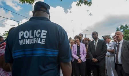 Violences en Guadeloupe: des élus demandent des forces de l’ordre supplémentaires