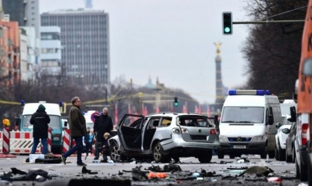 Allemagne : une voiture explose à Berlin, le conducteur tué