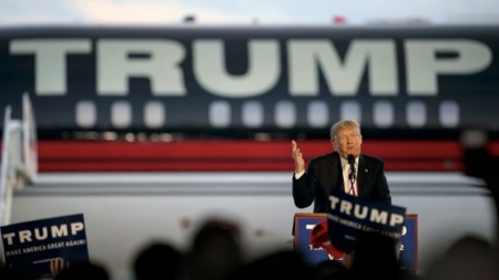 Etats-Unis: la police enquête sur une possible incitation de Trump à la violence