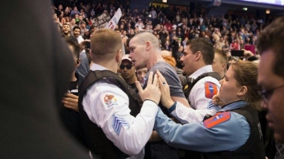 Etats-Unis : violences après l’annulation d’un meeting de Donald Trump à Chicago