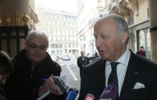 Fabius ne veut plus d'anciens présidents au Conseil constitutionnel 