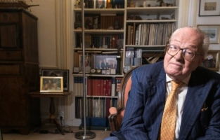 Jean-Marie Le Pen condamné à une lourde amende pour avoir réitéré ses propos sur le détail