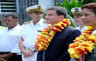 Manuel Valls dans la brousse calédonienne, grande oubliée de l'archipel 