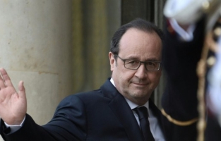 Sous-marins, recul du chômage: la France marque des points, dit Hollande cité par Le Foll 