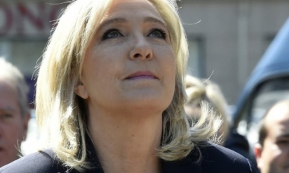 Loi Travail: le FN appelle les députés, notamment PS, à faire tomber le gouvernement