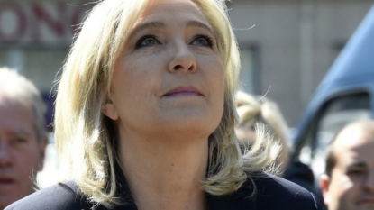 Loi Travail: le FN appelle les députés, notamment PS, à faire tomber le gouvernement