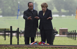 Verdun: Hollande et Merkel commémorent le centenaire