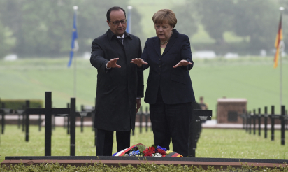 Verdun: Hollande et Merkel commémorent le centenaire