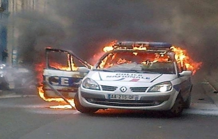 Rassemblements inédits de policiers contre la haine anti-flics