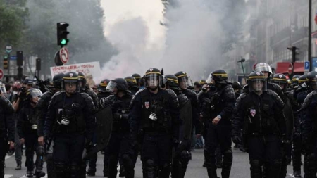 Loi travail, 49-3 : la colère gronde dans les rues de France, certaines manifestations sont émaillées de violence