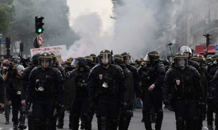 Loi travail, 49-3 : la colère gronde dans les rues de France, certaines manifestations sont émaillées de violence