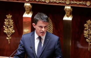 Motion de censure: Valls ne demande pas de sanction contre les députés PS 