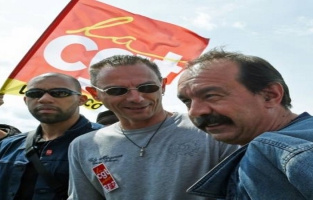 Carburants: le conflit se durcit 