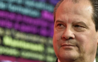 Loi Travail: Cambadélis appelle partis et syndicats à condamner la violence