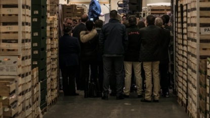 Hollande: visite très politique à Rungis, à un an de la présidentielle