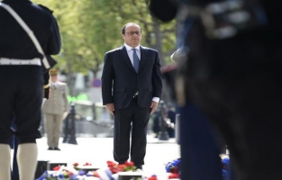 Hollande  dernière commémoration du 8 mai de son quinquennat 