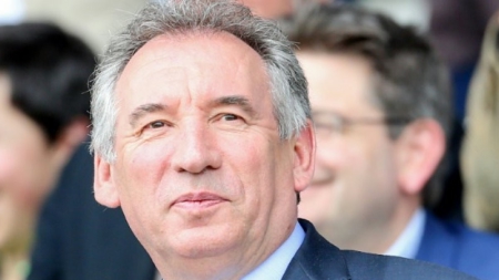 Primaires à droite: Bayrou tacle Sarkozy, Le Maire et la surenchère