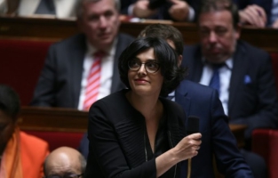 El Khomri sur la loi travail: désormais le débat doit avoir lieu à l'Assemblée 