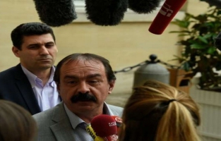 Loi Travail: la fermeté de Manuel Valls éloigne une sortie de crise