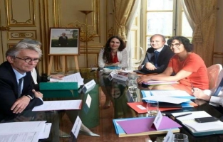 Loi Travail: la fermeté de Manuel Valls éloigne une sortie de crise