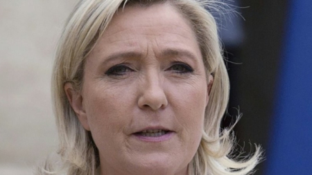 Brexit: Marine Le Pen réclame un référendum, fin de non recevoir de Hollande