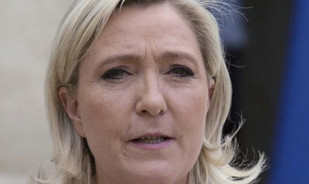 Brexit: Marine Le Pen réclame un référendum, fin de non recevoir de Hollande