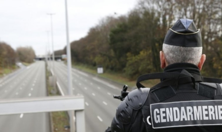 Drôme : un tireur vise un car de touristes tchèques sur l’A7
