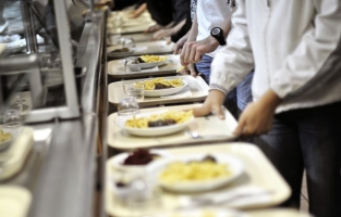 Cantines : plus de produits locaux et bio d'ici à 2020 ? 