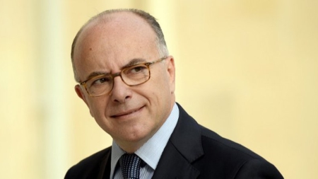 Attentats : Bernard Cazeneuve renvoie Nicolas Sarkozy à son devoir moral