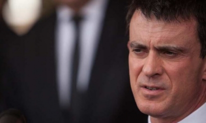 Manuel Valls hué pour sa première visite en Corse