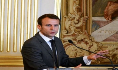 Macron entre en campagne avec un premier grand meeting parisien