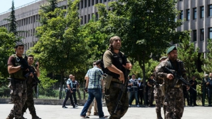 Les militaires turcs arrêtés en Grèce doivent être renvoyés en Turquie