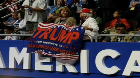 Un Donald Trump martial pour conquérir la Maison Blanche