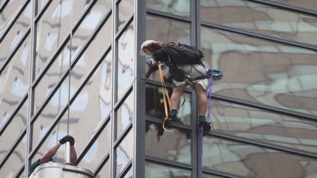 New York: la police capture un homme qui escaladait la tour Trump