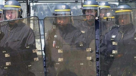 Tarn : un forain fonce sur des CRS avec son camion