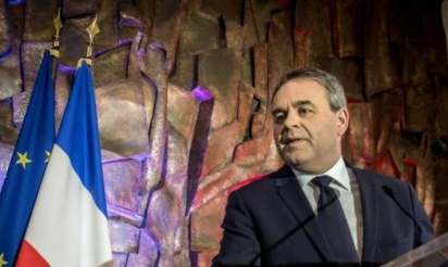 Calais: Bertrand veut interdire aux migrants de sortir de la jungle le soir