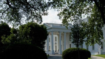 Etats-Unis: un dissident républicain se lance dans la course à la Maison Blanche