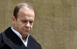 Affaire Bettencourt : François-Marie Banier condamné en appel à 4 ans de prison avec sursis et 375 000 euros d'amende 