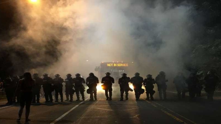 Etats-Unis: 12 policiers blessés après la mort d’un Noir