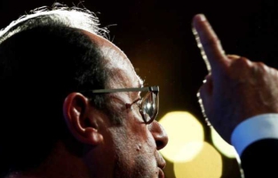 Hollande exhorte la gauche de gouvernement" à ne pas baisser les yeux