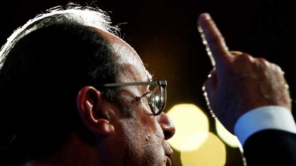 Hollande exhorte la gauche de gouvernement” à ne pas baisser les yeux