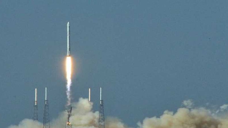 Explosion d’une fusée de SpaceX sur son pas de tir en Floride