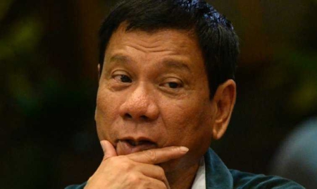 Aux Philippines, Duterte exige le départ des militaires américains