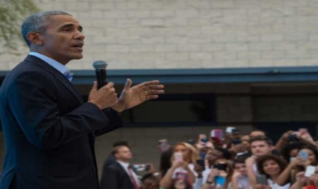 Maison Blanche: le vent en poupe, Clinton cherche à consolider son avance
