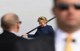 Le FBI relance l'affaire des emails de Clinton, une aubaine pour Trump 