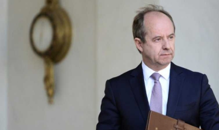 Référendums: Sarkozy en perte de vitesse, selon Urvoas