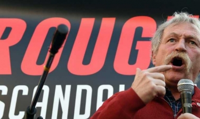 Le député européen José Bové retenu à la douane canadienne