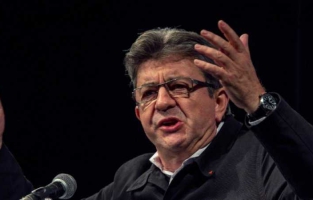Mélenchon: Hollande sera candidat en 2017 avec une logique lui ou le chaos